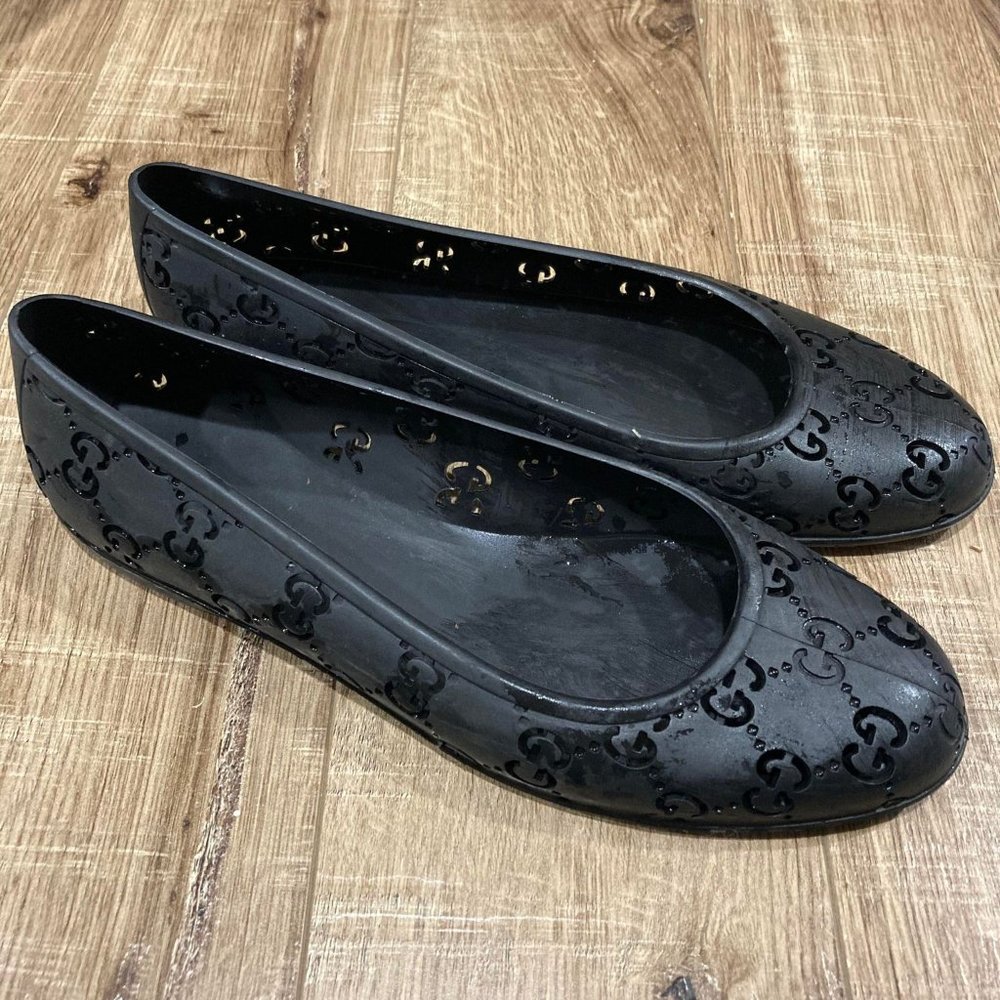 Gucci slides worn once